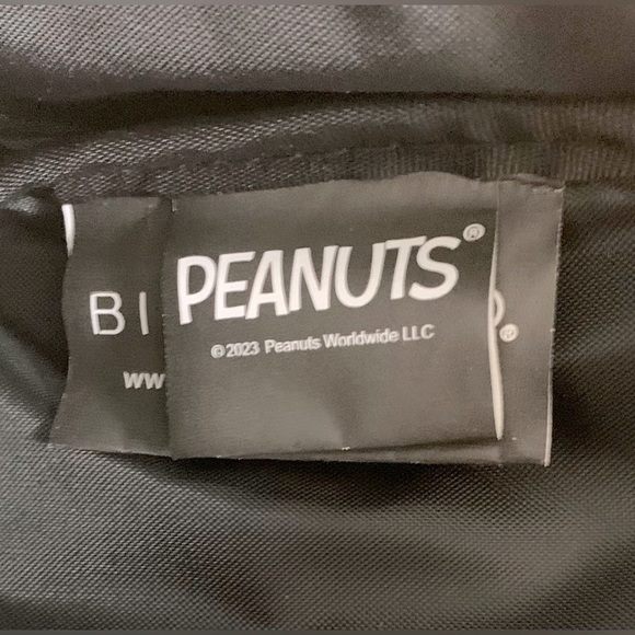 Peanuts Snoopy Backpack - Picture 9 of 10